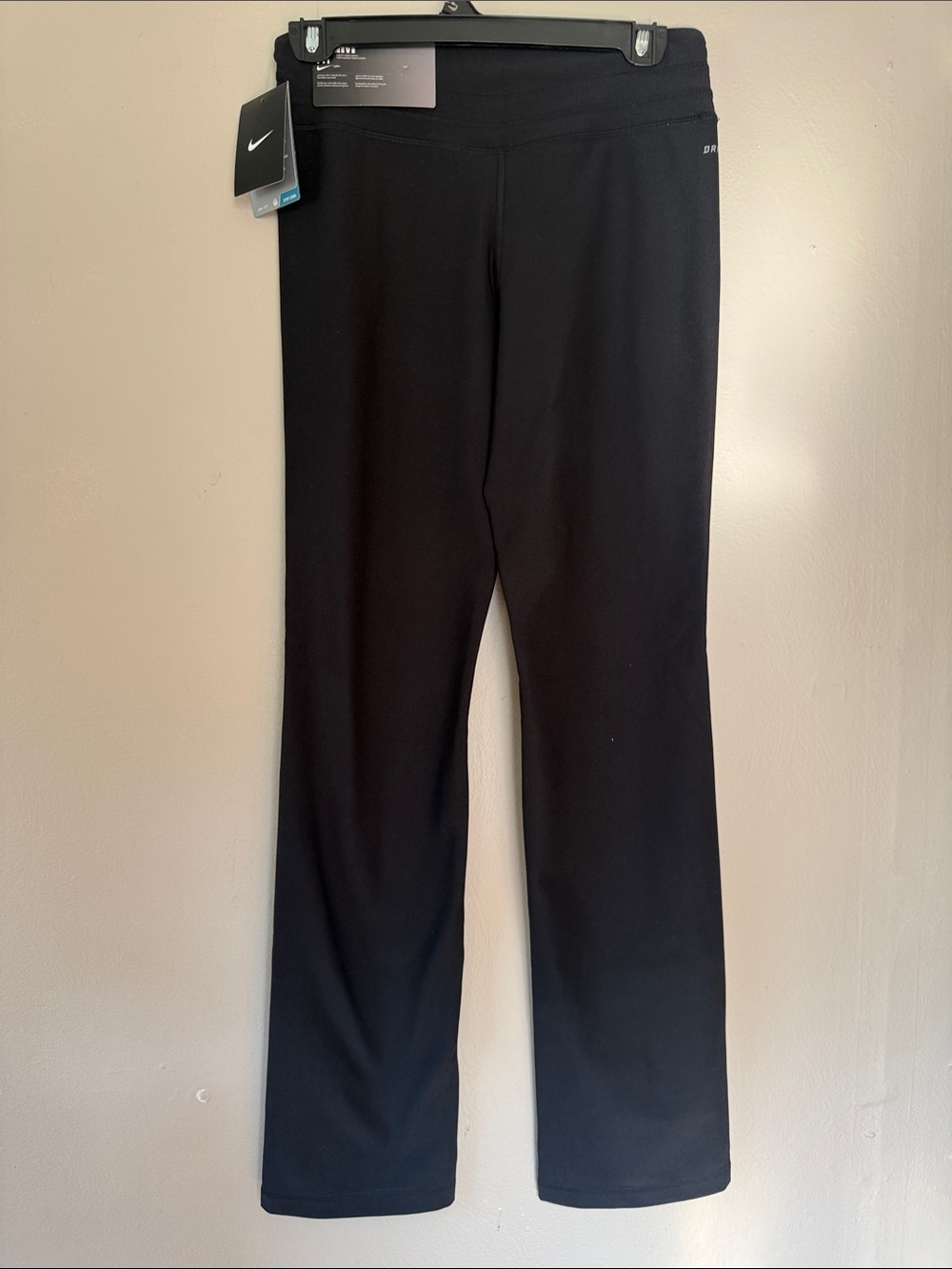 NWT Nike women’s Black slim fit Sweatpants with White Swoosh XS - Picture 5 of 8